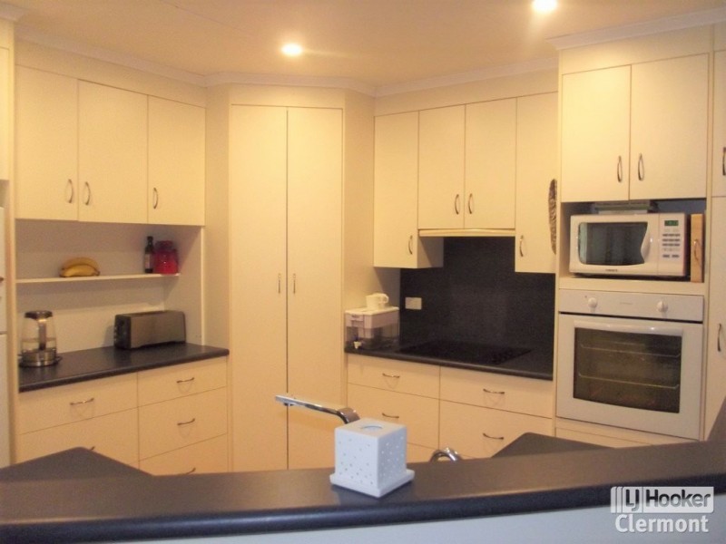 39 Haig Street, Clermont QLD 4721