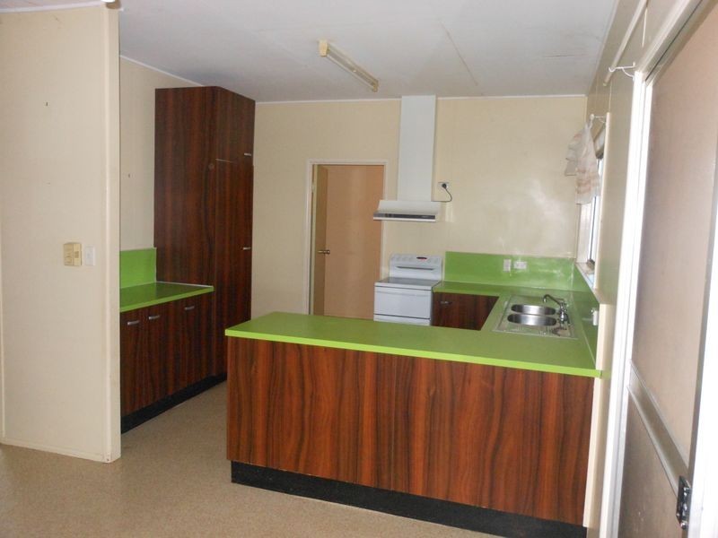 65 Box Street, Clermont QLD 4721