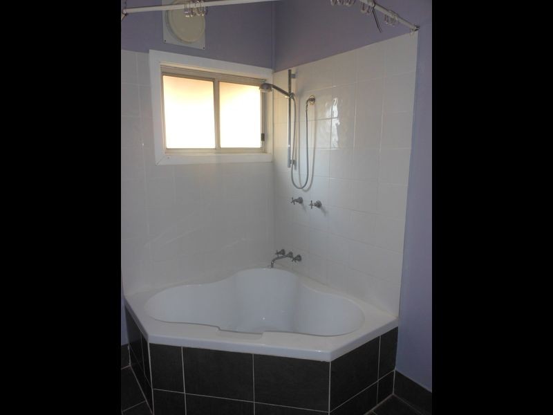 65 Box Street, Clermont QLD 4721