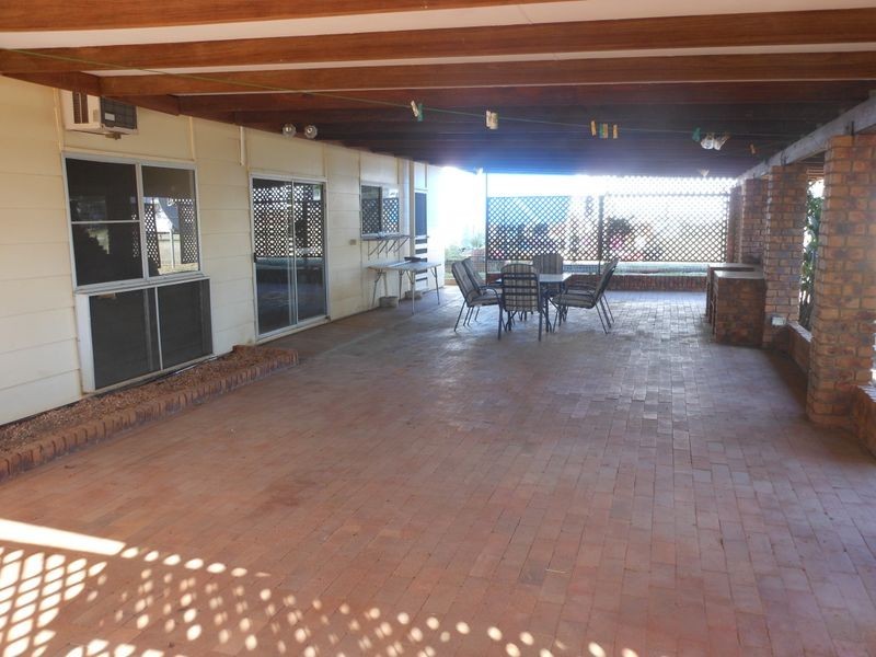65 Box Street, Clermont QLD 4721