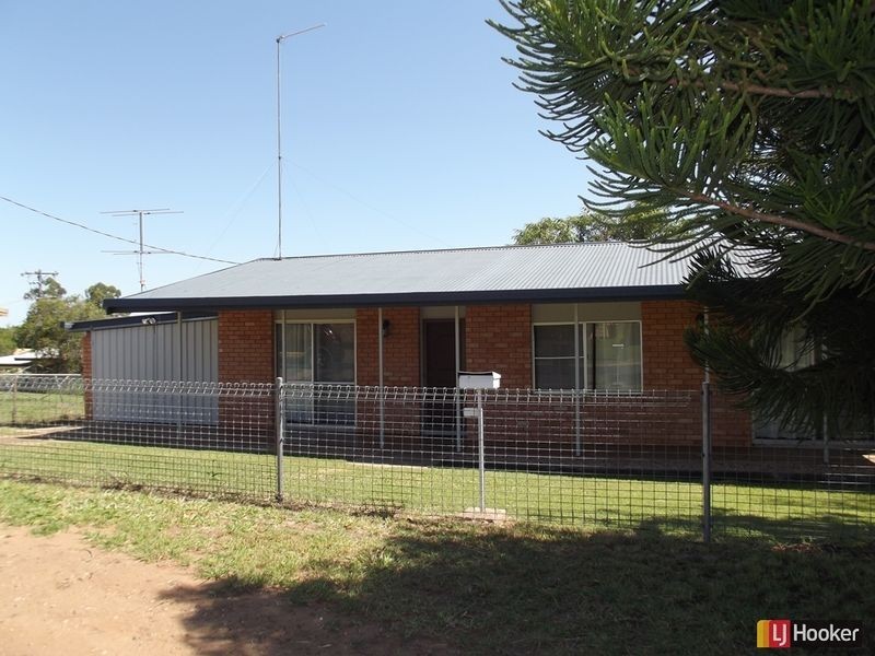 8 Blamey Street, Clermont QLD 4721