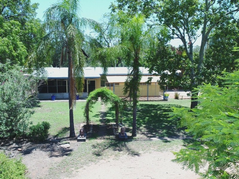 18 Mistletoe Street, Clermont QLD 4721