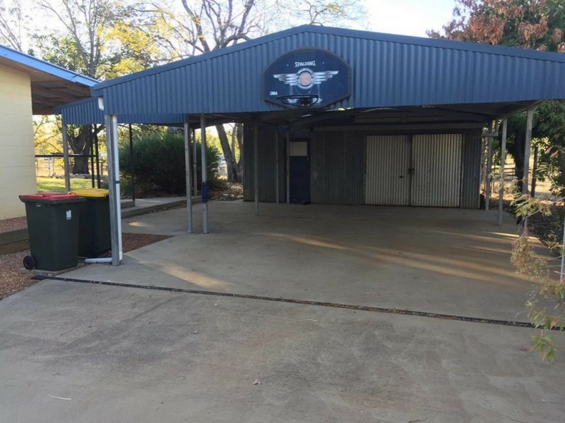 18 Mistletoe Street, Clermont QLD 4721