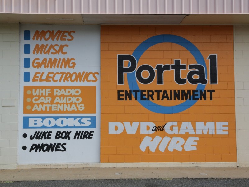 - PORTAL ENTERTAINMENT, Clermont QLD 4721