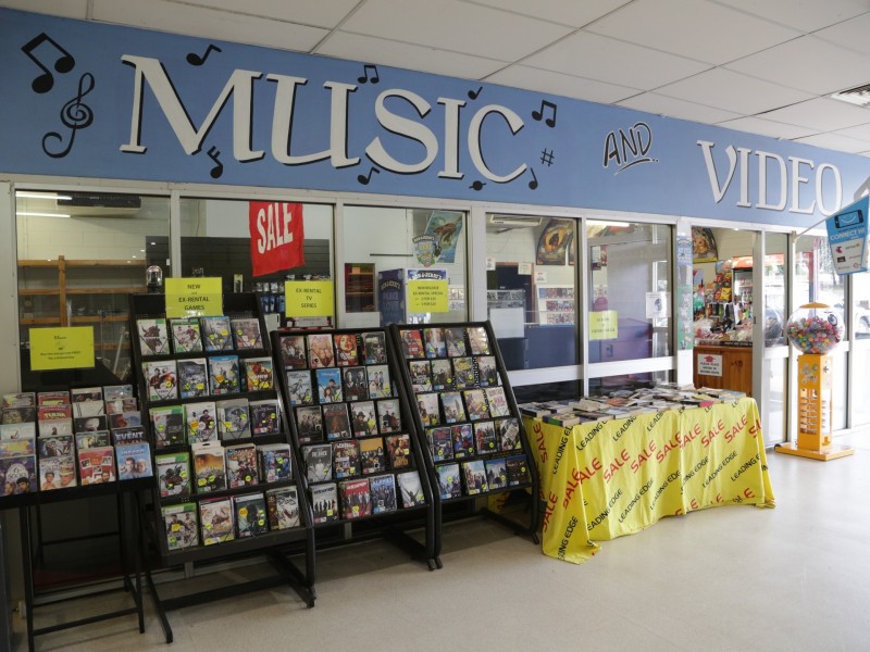 - PORTAL ENTERTAINMENT, Clermont QLD 4721