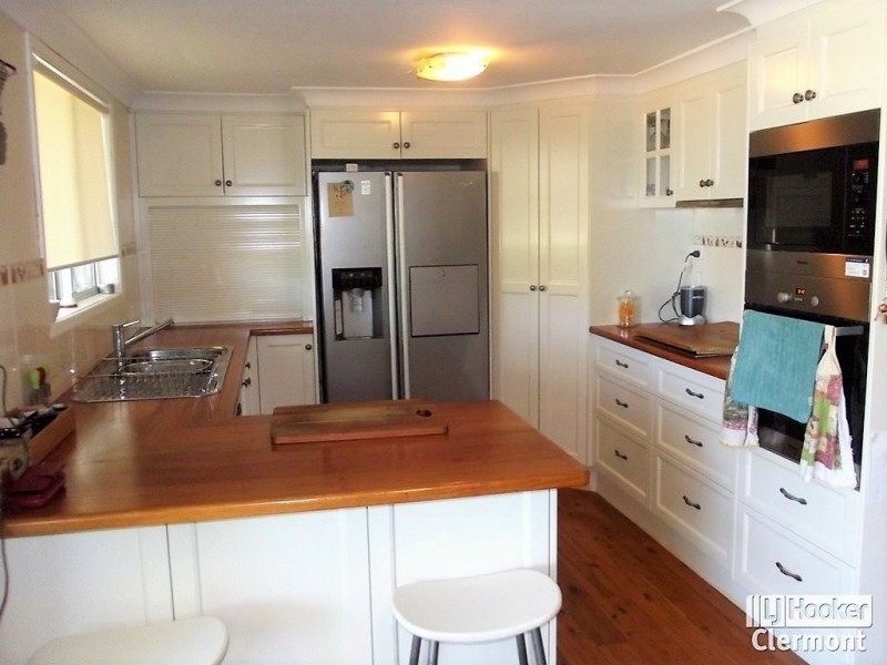 33 Mimosa Street, Clermont QLD 4721