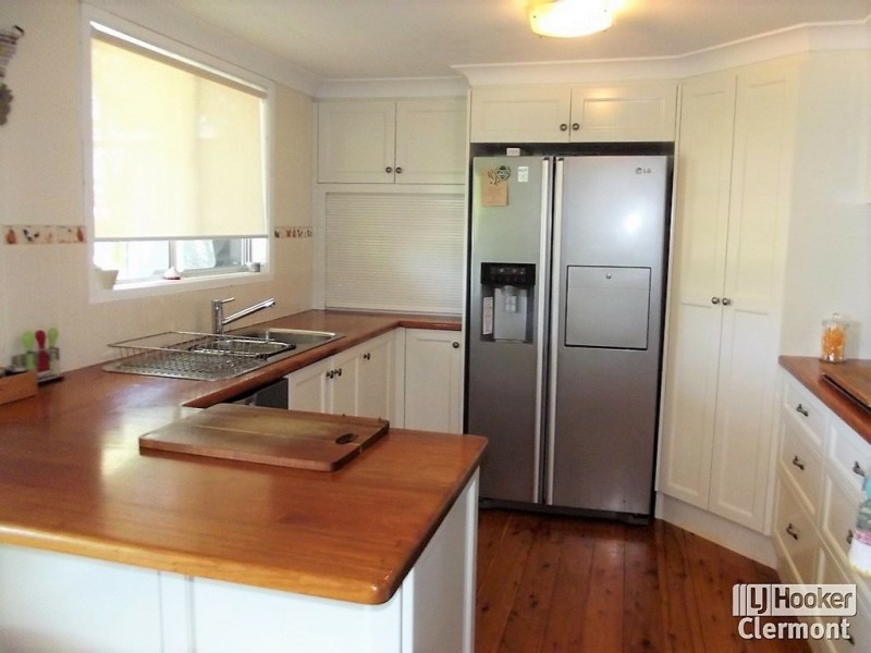 33 Mimosa Street, Clermont QLD 4721