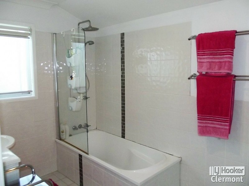 33 Mimosa Street, Clermont QLD 4721