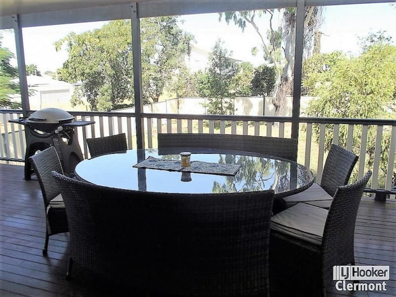 33 Mimosa Street, Clermont QLD 4721