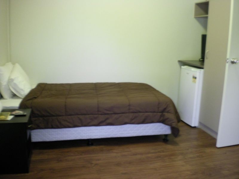 Units Sullivan Street, Emerald QLD 4720