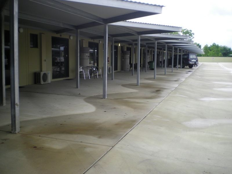 Units Sullivan Street, Emerald QLD 4720