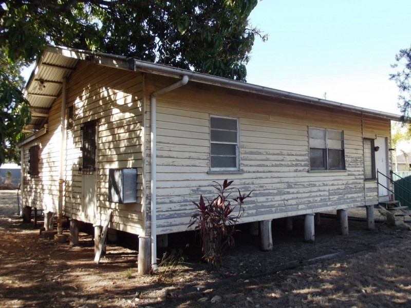 4 Lavarack Street, Clermont QLD 4721