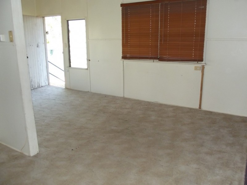 4 Lavarack Street, Clermont QLD 4721