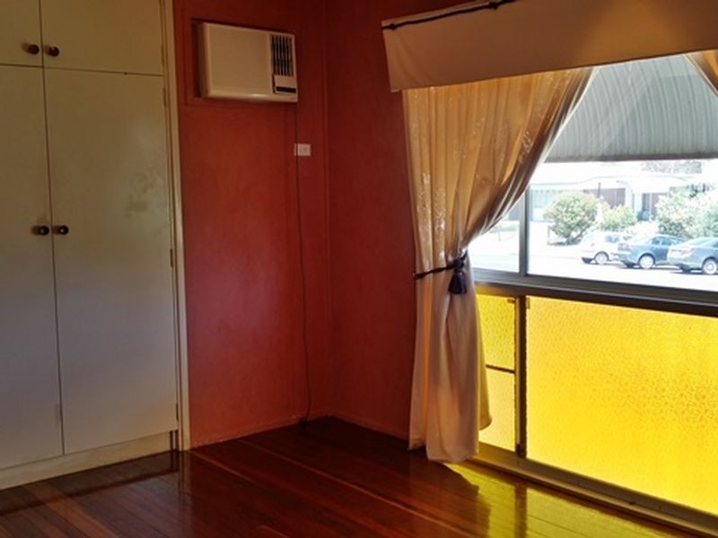 8 Kitchener Street, Clermont QLD 4721