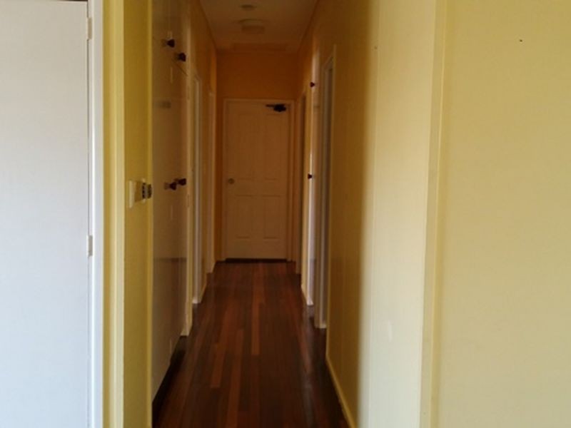 8 Kitchener Street, Clermont QLD 4721