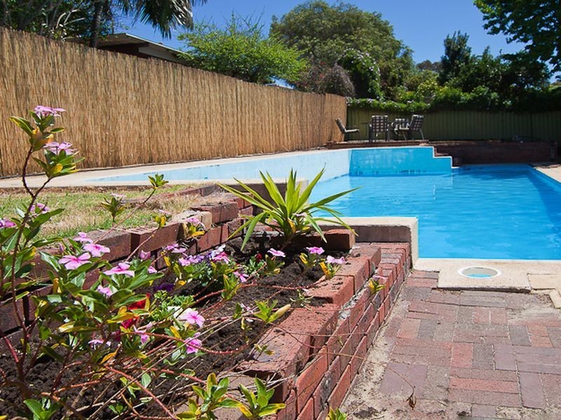 414 Warwick Rd, Warwick WA 6024