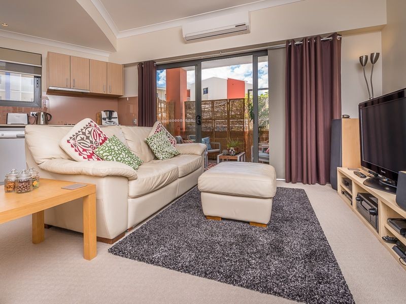 44/6 Walsh Loop, Joondalup WA 6027