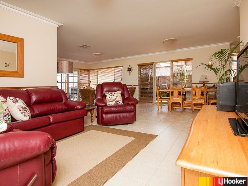 28 Amberley Way, Jandabup WA 6065