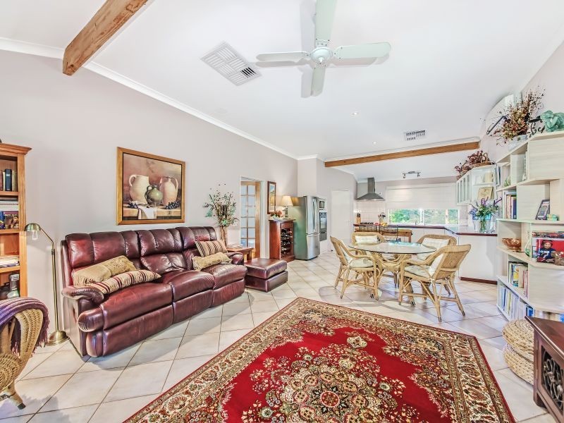 112 Hilltop Rise, Woodridge WA 6041