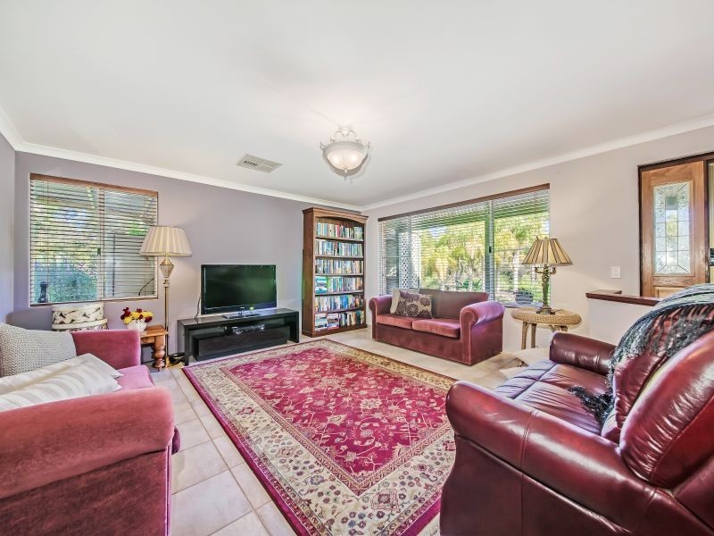 112 Hilltop Rise, Woodridge WA 6041