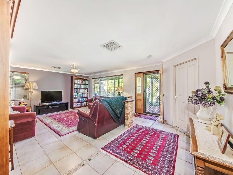 112 Hilltop Rise, Woodridge WA 6041