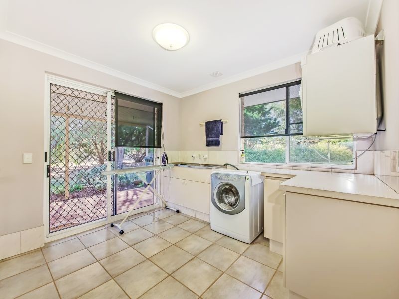 112 Hilltop Rise, Woodridge WA 6041