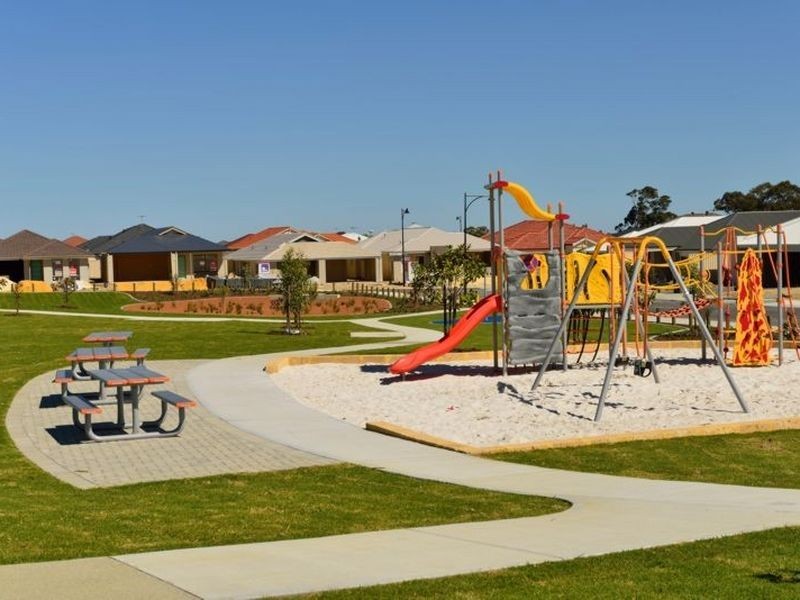 Lot 626 Rhoeo Outlook, Sinagra WA 6065