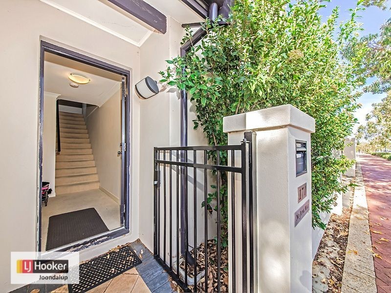 1/170 Lakeside Drive, Joondalup WA 6027