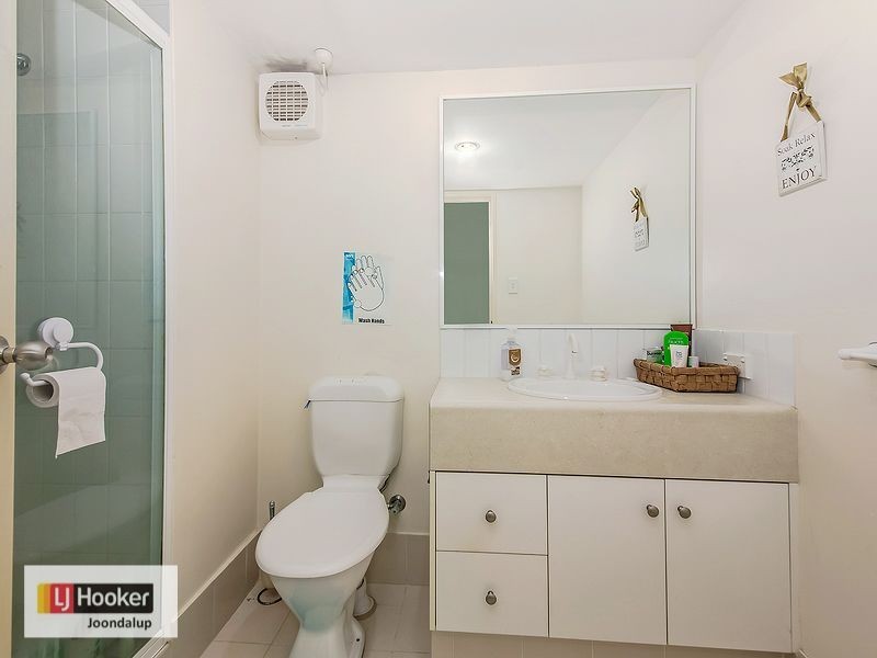 1/170 Lakeside Drive, Joondalup WA 6027