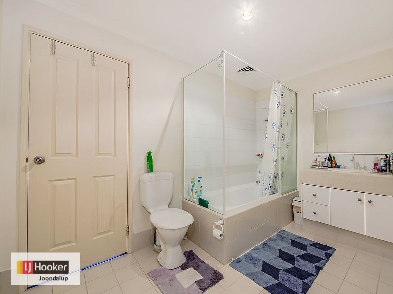 1/170 Lakeside Drive, Joondalup WA 6027