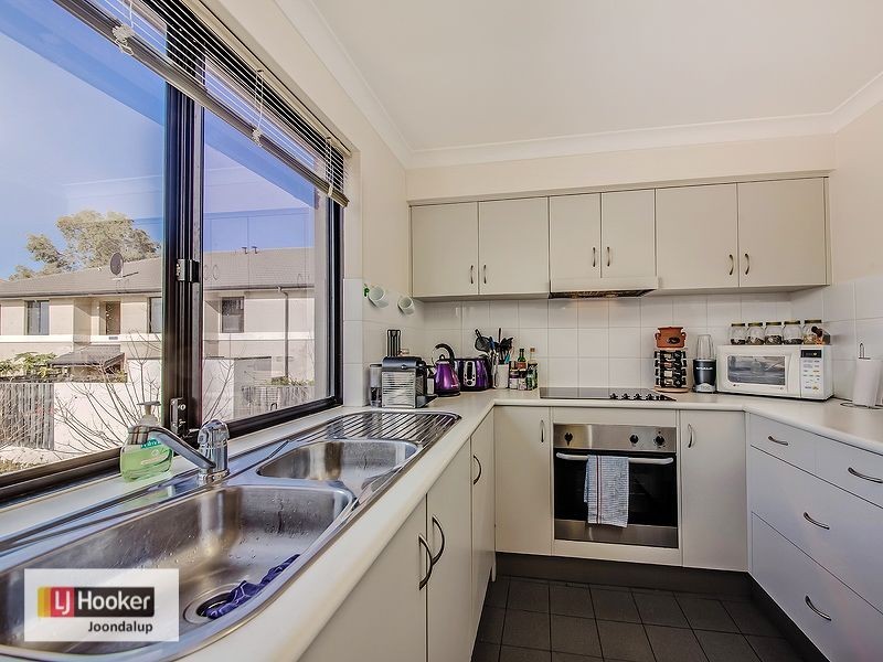 1/170 Lakeside Drive, Joondalup WA 6027