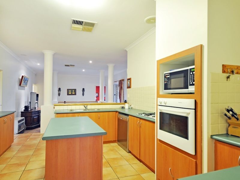 145 Fantail Crs, Ellenbrook WA 6069