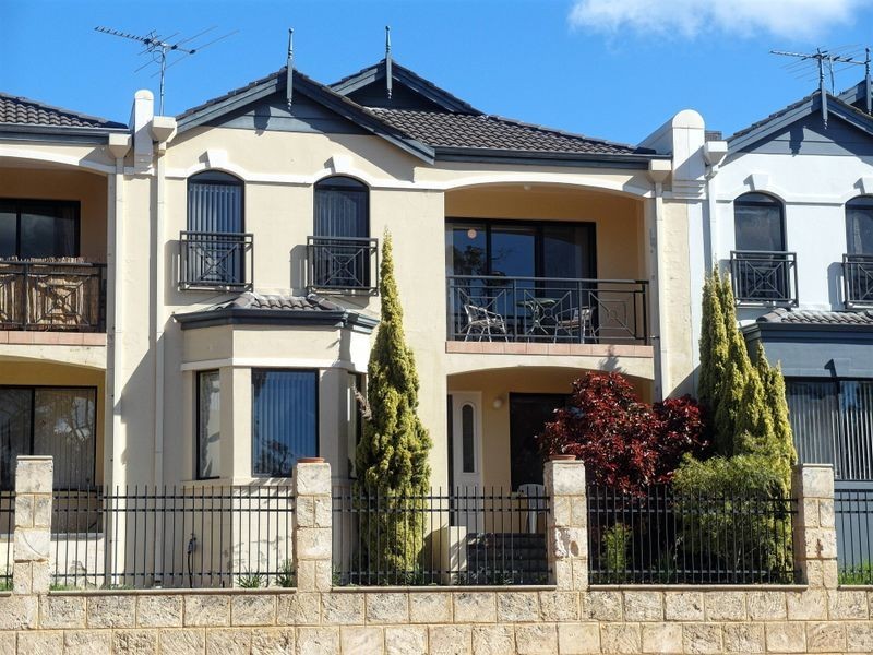 437 LAKESIDE DRIVE, Joondalup WA 6027