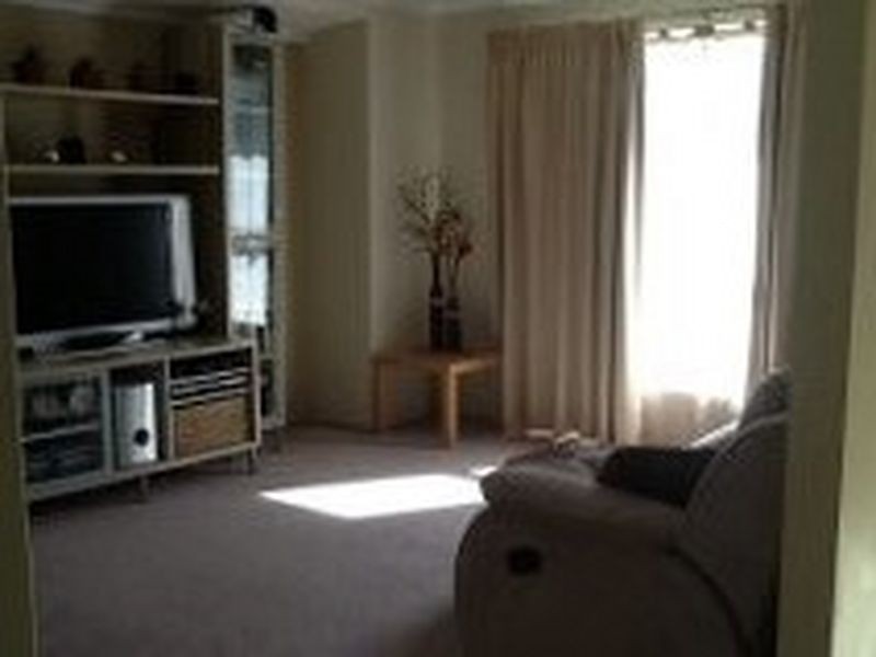 4 Pardalote Way, Tapping WA 6065