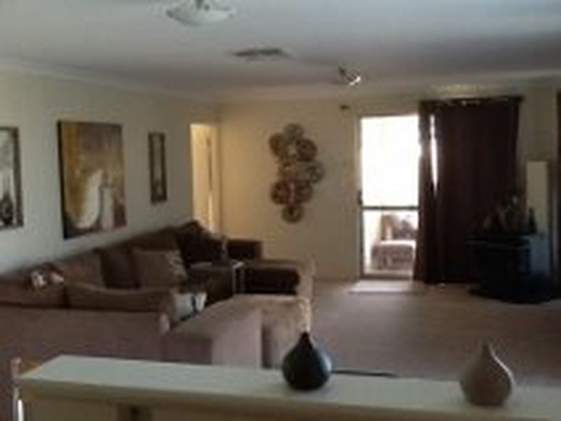 4 Pardalote Way, Tapping WA 6065