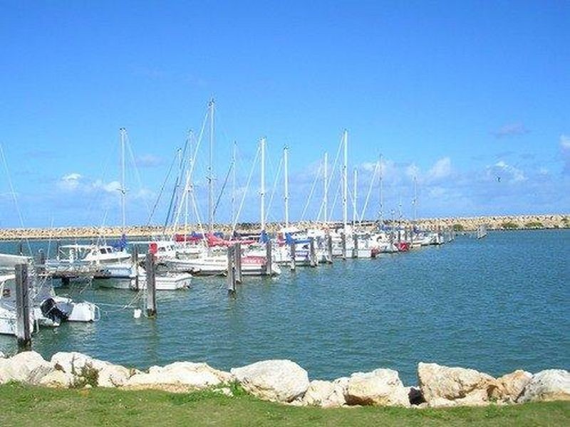 18 Hamelin St, Two Rocks WA 6037