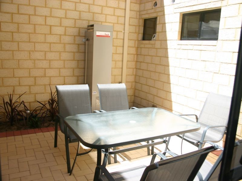 2/1 nottinghill street, Joondalup WA 6027