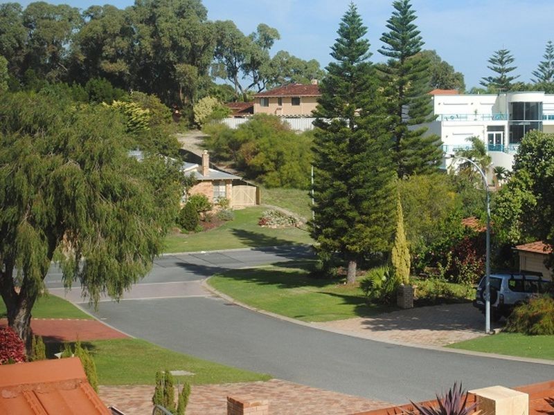 4 Fairlight Rise, Kallaroo WA 6025