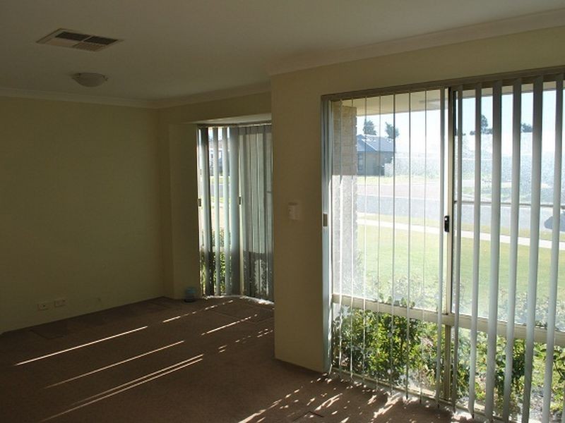 9 Tussock Ramble, Banksia Grove WA 6031