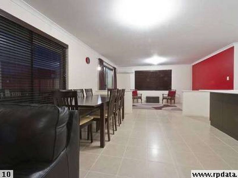 12 Grallina Way, Tapping WA 6065