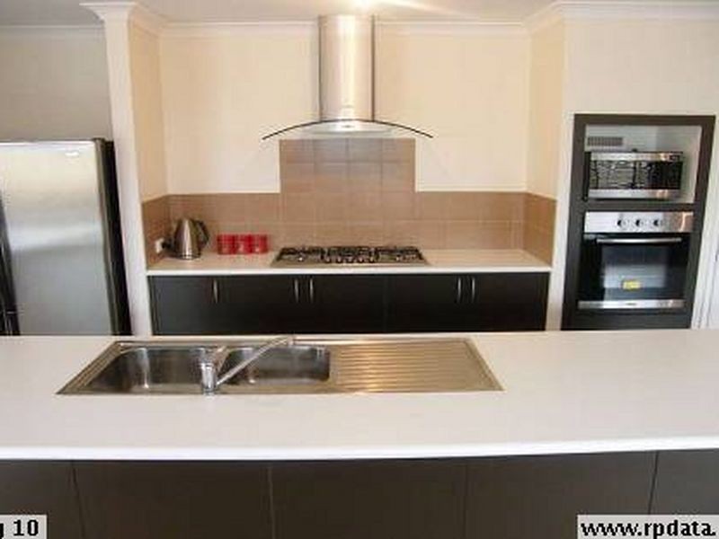 12 Grallina Way, Tapping WA 6065