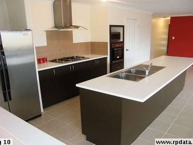 12 Grallina Way, Tapping WA 6065
