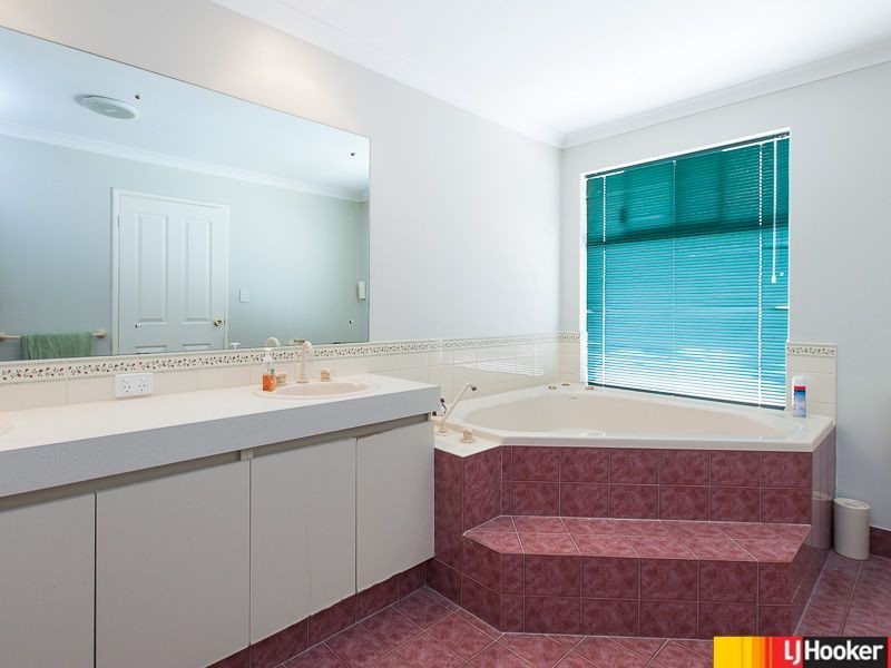 28 Heacham Ave, Hocking WA 6065