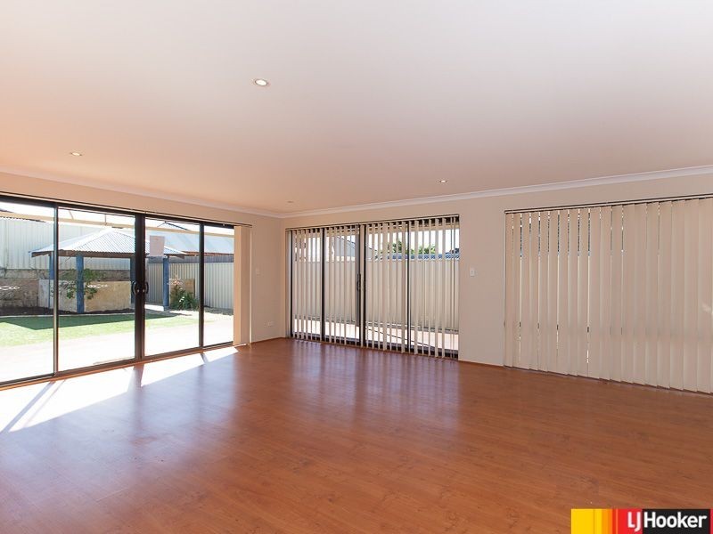 39 Yandella Promenade, Tapping WA 6065