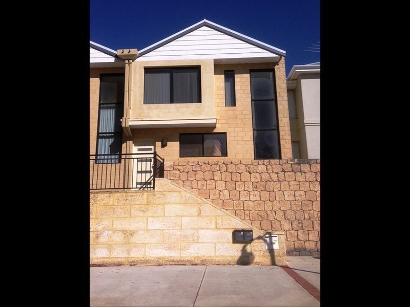 33C Lakeside Drive, Joondalup WA 6027