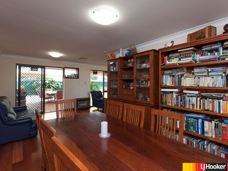 9 Debenham Way, Hillarys WA 6025