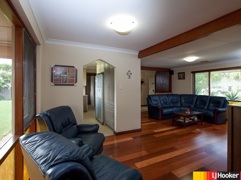 9 Debenham Way, Hillarys WA 6025