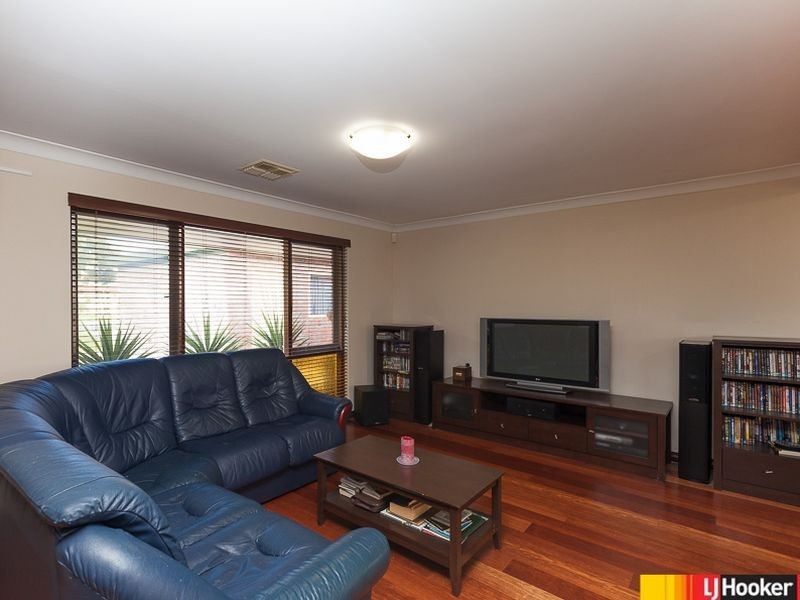 9 Debenham Way, Hillarys WA 6025