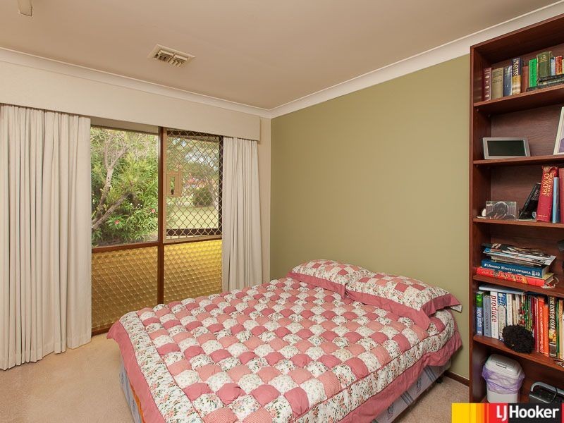 9 Debenham Way, Hillarys WA 6025