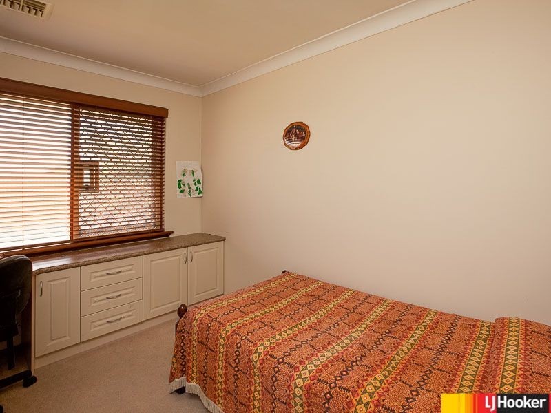 9 Debenham Way, Hillarys WA 6025